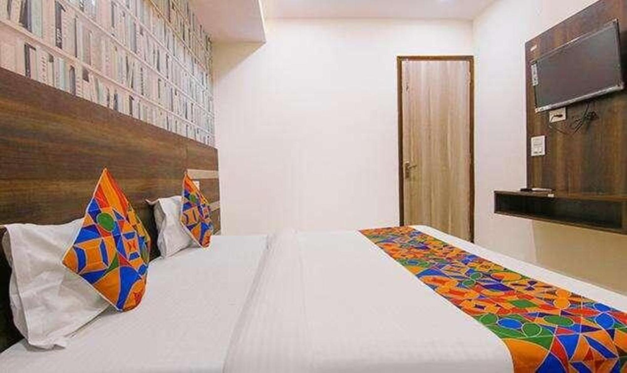 Fabhotel Welcome Residency Zirakpur Bagian luar foto