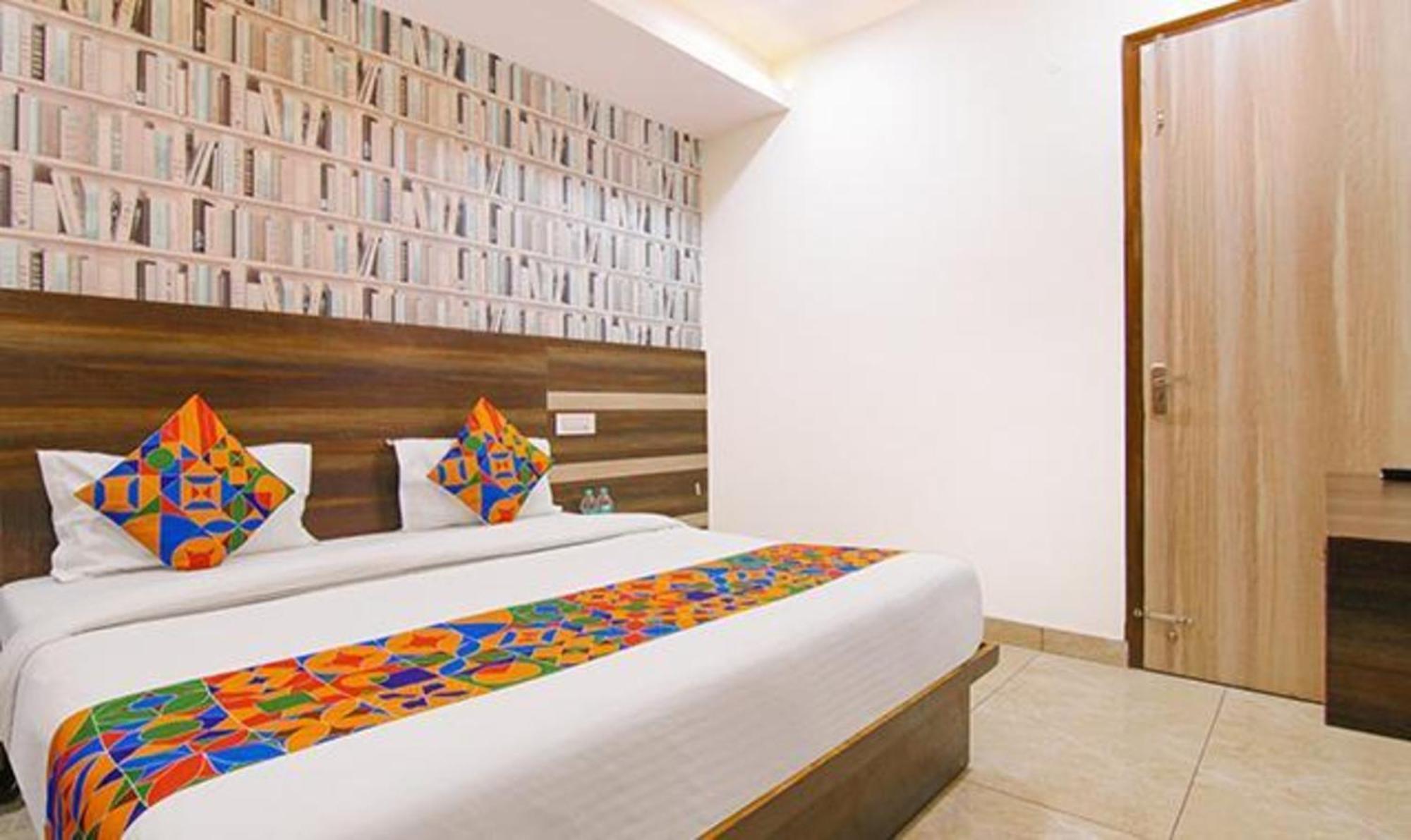 Fabhotel Welcome Residency Zirakpur Bagian luar foto